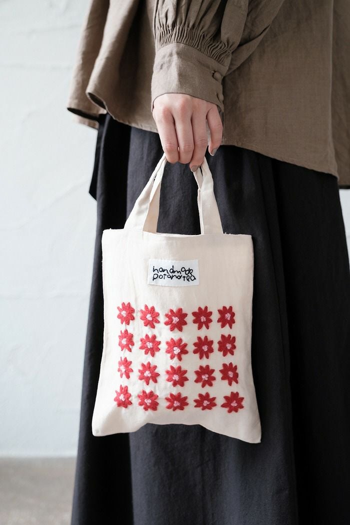 アンティーク 刺繍入り ミニバッグ グリーン×赤 英国 ラジャスタン刺繍レザーピッチャーミニバッグ【メール便可】｜マライカ