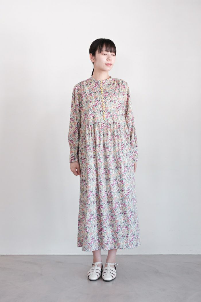 試着のみ　pot and tea ワンピース　花柄　スモックワンピース pot and tea ポットアンドティー 花柄スモックボリュームワンピース(春