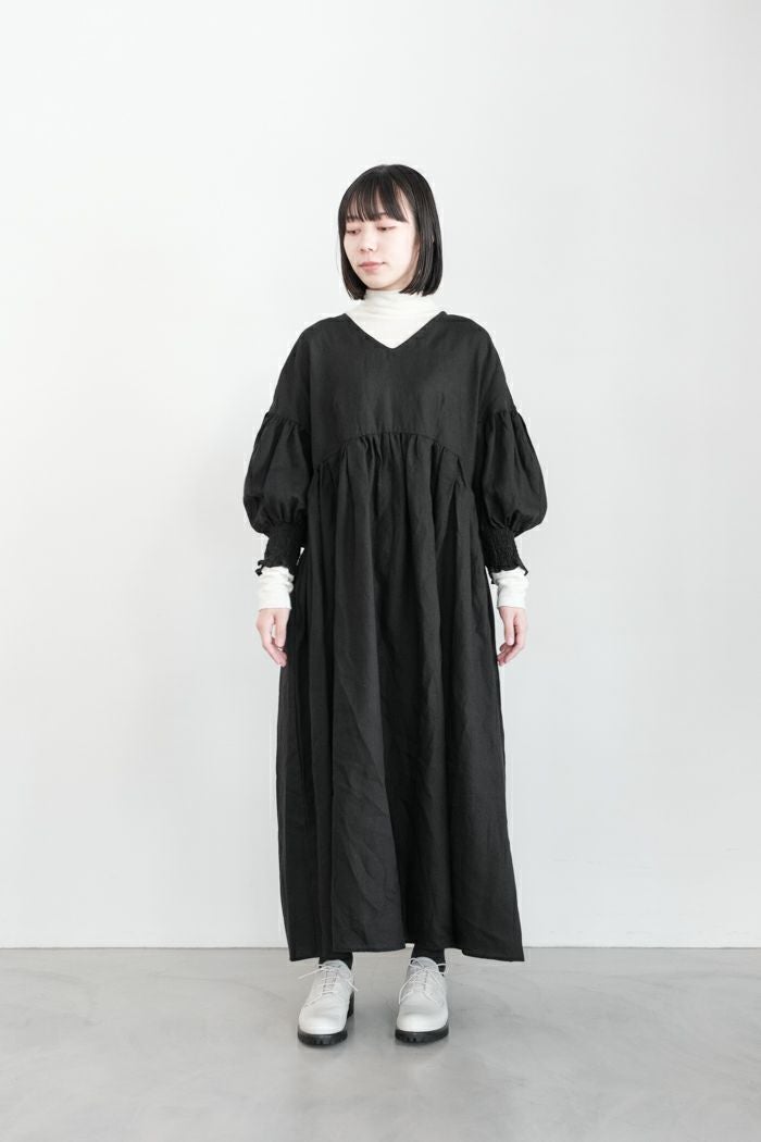 UNIVERSAL TISSU ユニヴァーサルティシュ リネンコットン Vネック