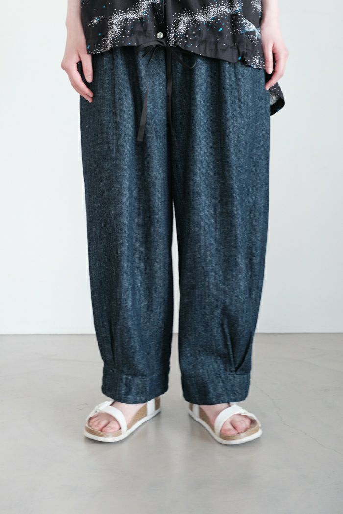 marble SUD マーブルシュッド 綿麻デニム裾タックパンツ(25SS) | T.T.