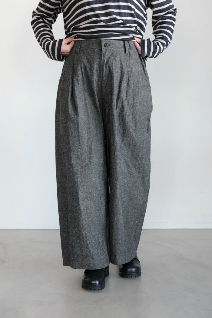 marble SUD マーブルシュッド 綿麻デニム裾タックパンツ(25SS) | T.T.