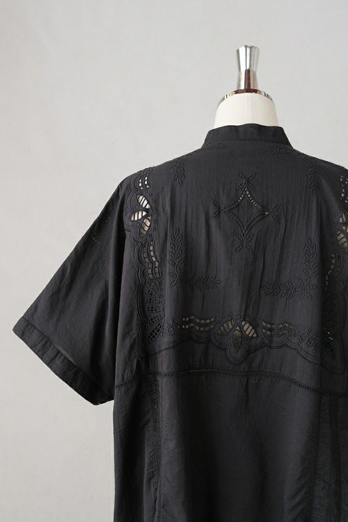 yuni ユニ カットワーク刺繍スクエアブラウス(25SS) | T.T. GARRET