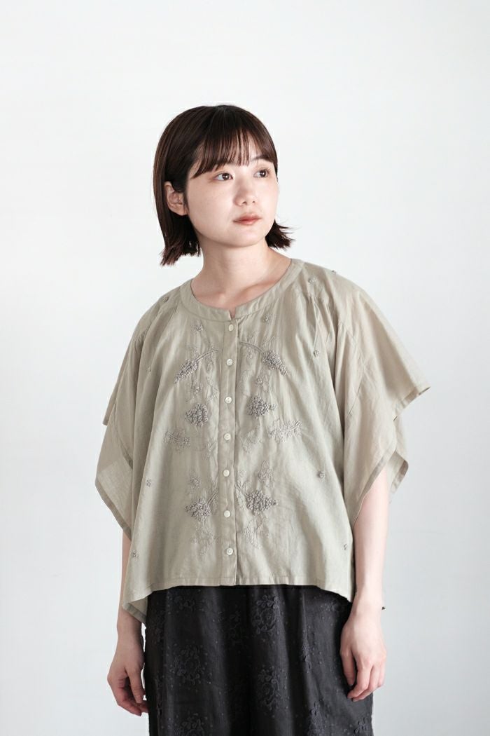 Porter des boutons ポルテデブトン Lilasエンブロイダリーブラウス Porter des boutons ポルテデブトン Lilasエンブロイダリーブラウス