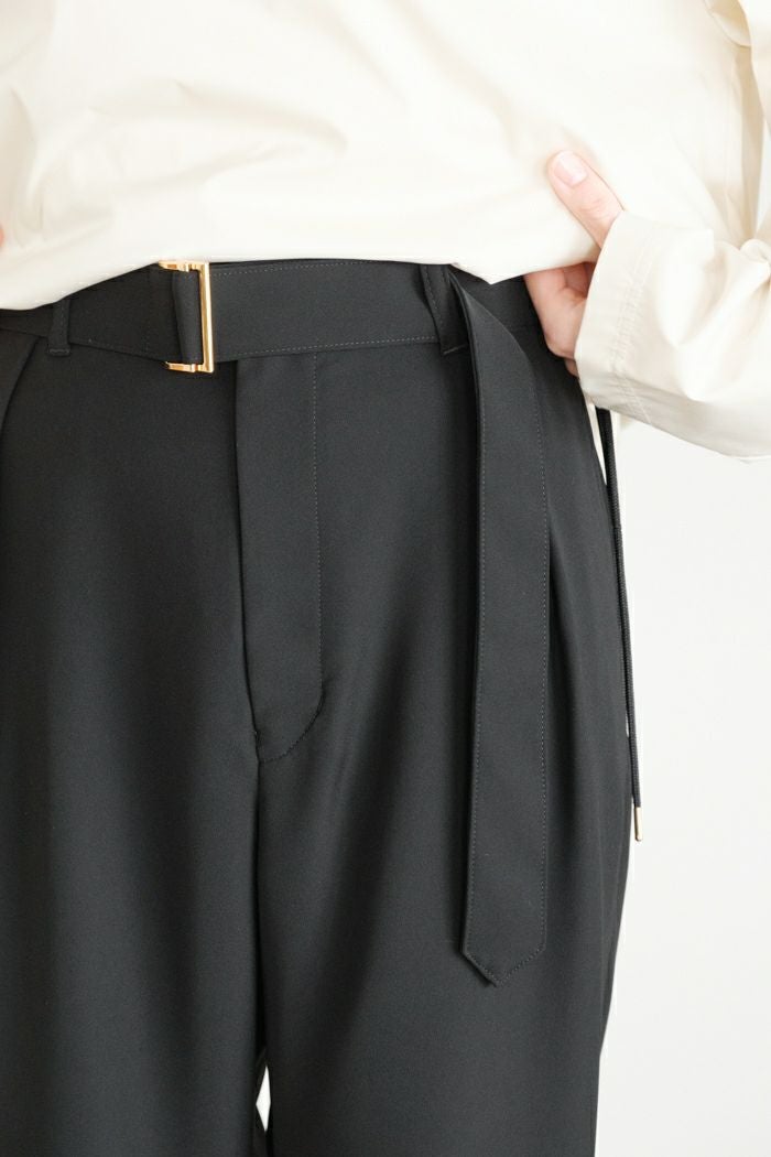 CULLNI クルニ Dry Double Satin 1 Tuck Pant with Long Belt(25SS 
