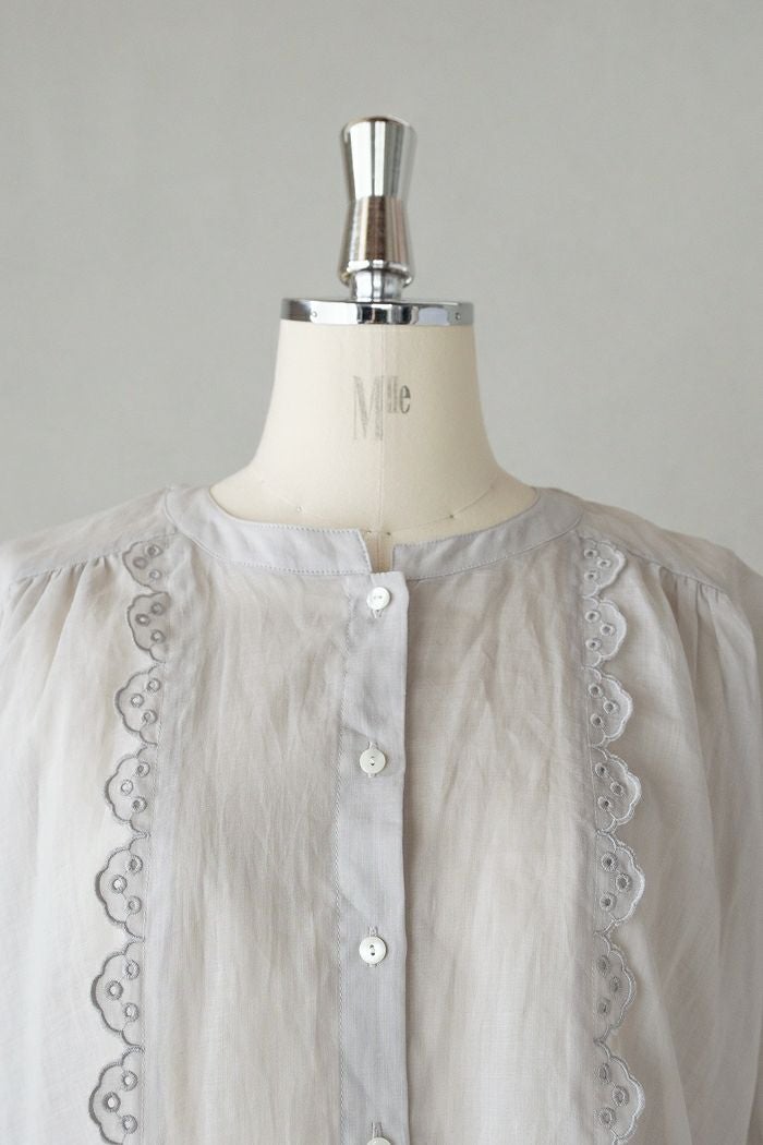 Porter des boutons ポルテデブトン ボーラースカラップブラウス(25SS