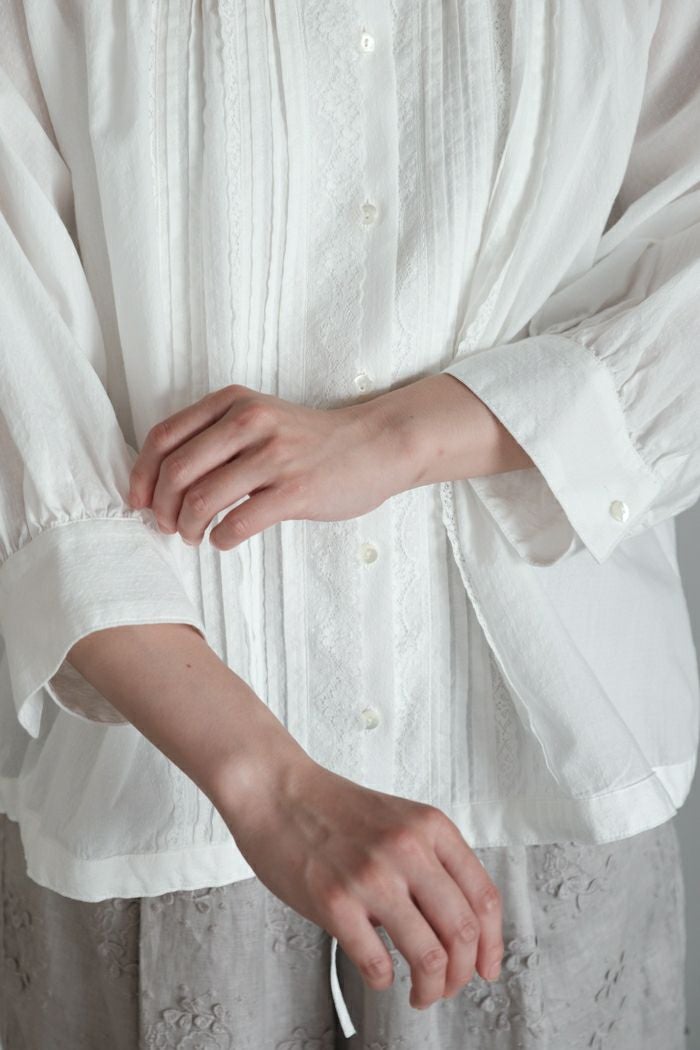 Porter des boutons ポルテデブトン フリルカラーブラウス(25SS