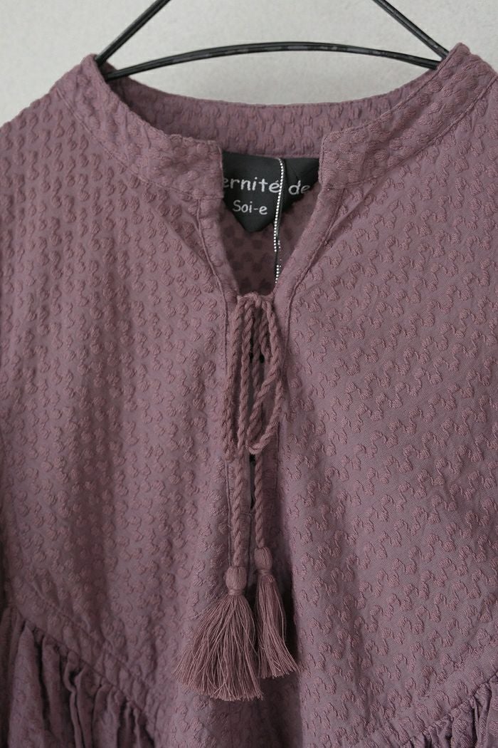e'ternite' de Soi-e エテルニテドゥソワ 総刺繍無地切り替えブラウス