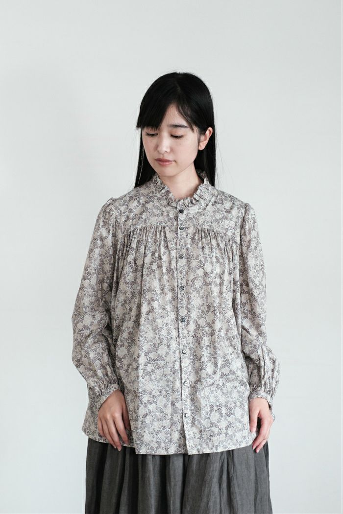 GASA* ガサ 霞の空 フリルカラーブラウス(25AW) | T.T. GARRET