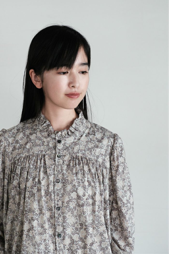 GASA* ガサ 霞の空 フリルカラーブラウス(25AW) | T.T. GARRET