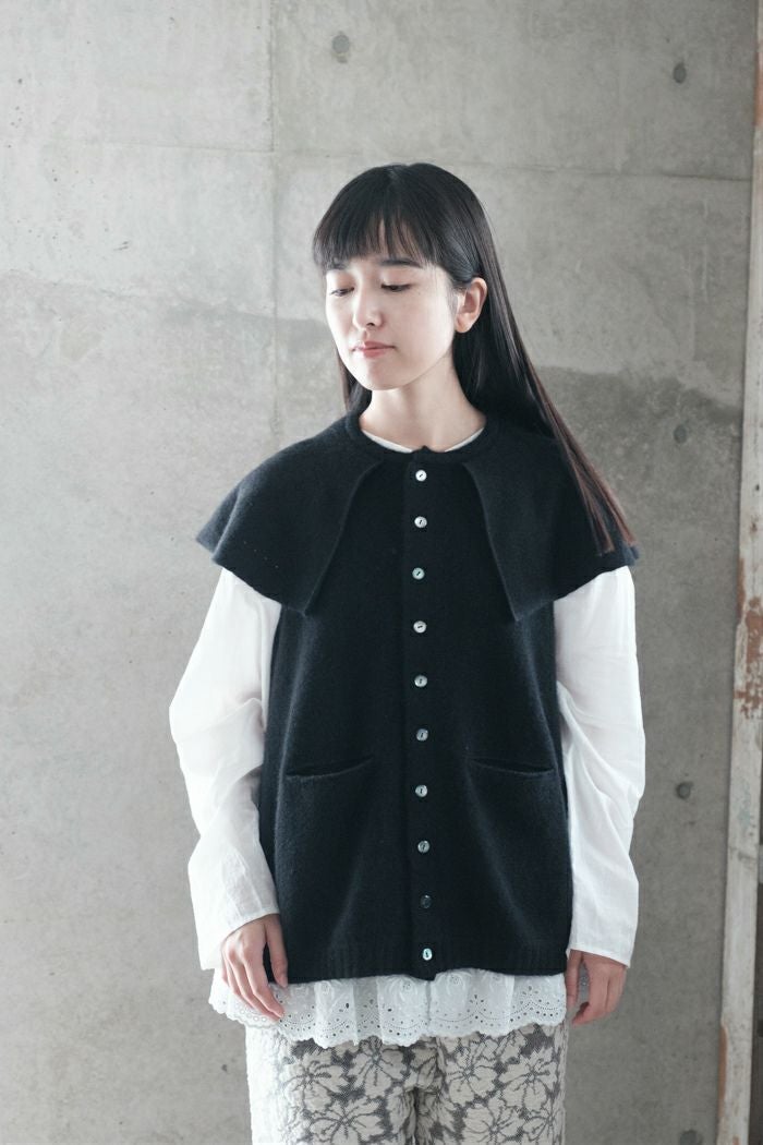 GASA＊ベスト GASA* ガサ 静寂 ニットケープベスト(25AW) | T.T. GARRET