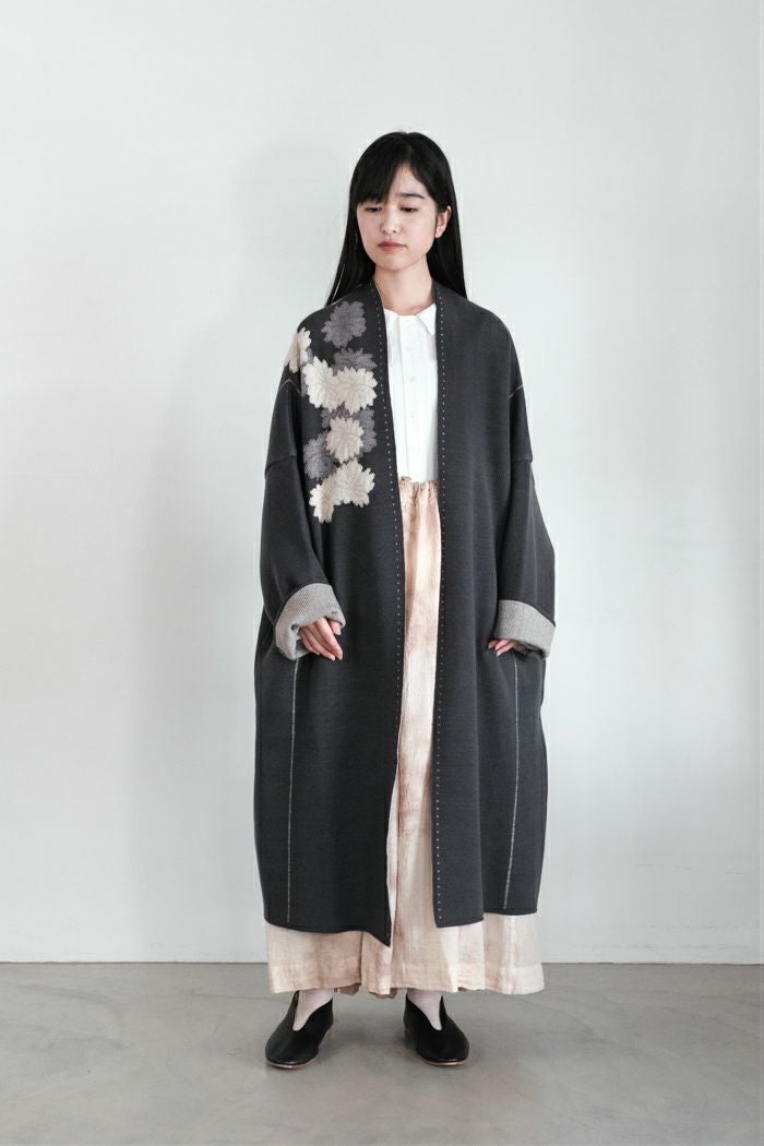 GASA*ガサ　タッセルベルト付きコート GASA* ガサ 花雨 花柄ニットコート(25AW) | T.T. GARRET