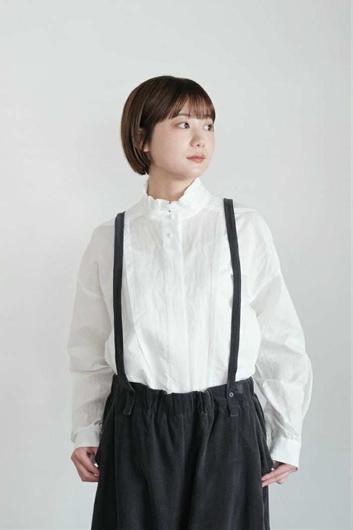 MAGALI マガリ コットンリネンシャンブレーラッフルカラーブラウス 