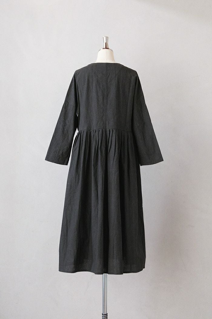 MAGALI マガリ 墨染めコットンリネンフリルワンピース(25AW) | T.T. GARRET