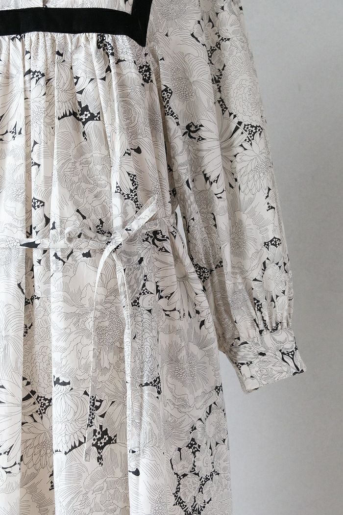 Porter des boutons ポルテデブトン LIBERTY PRINTワンピース(25AW