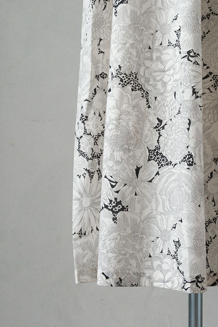 Porter des boutons ポルテデブトン LIBERTY PRINTワンピース(25AW
