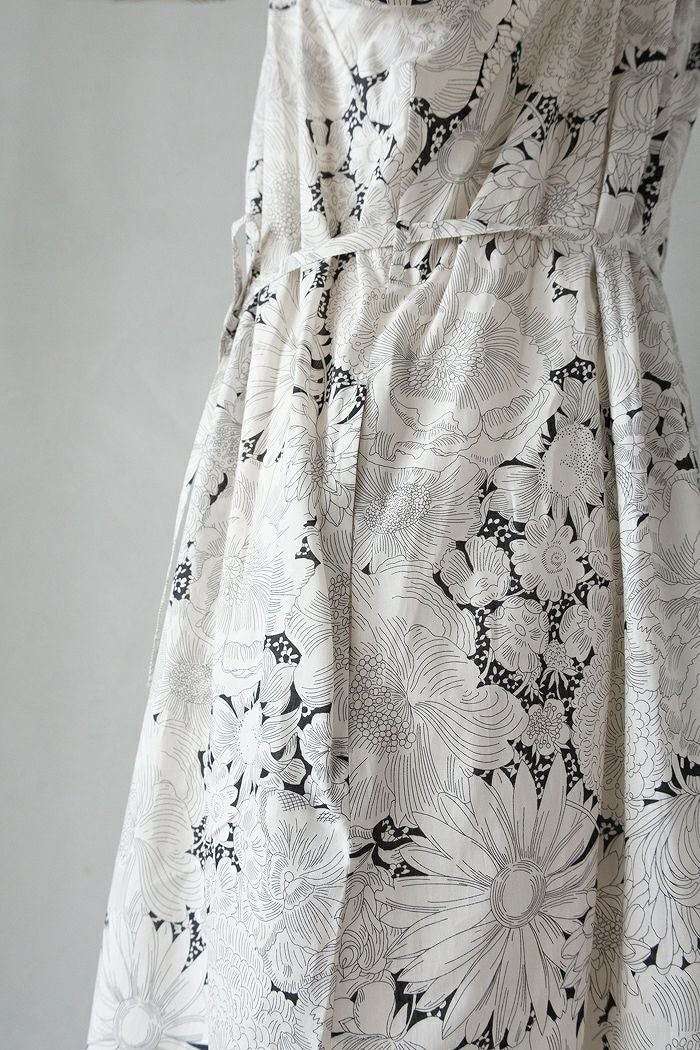 Porter des boutons ポルテデブトン LIBERTY PRINTワンピース(25AW