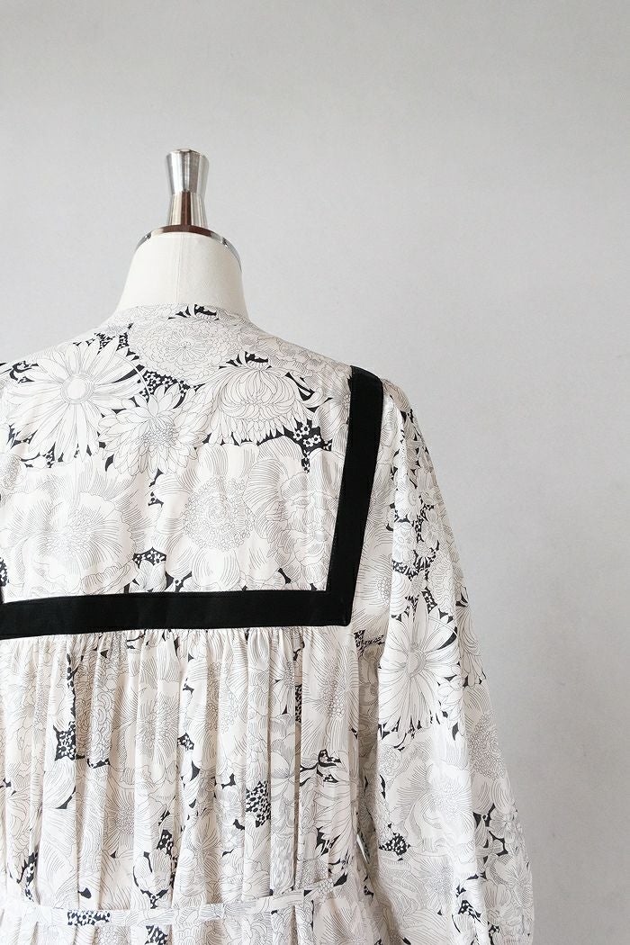 Porter des boutons ポルテデブトン LIBERTY PRINTワンピース(25AW