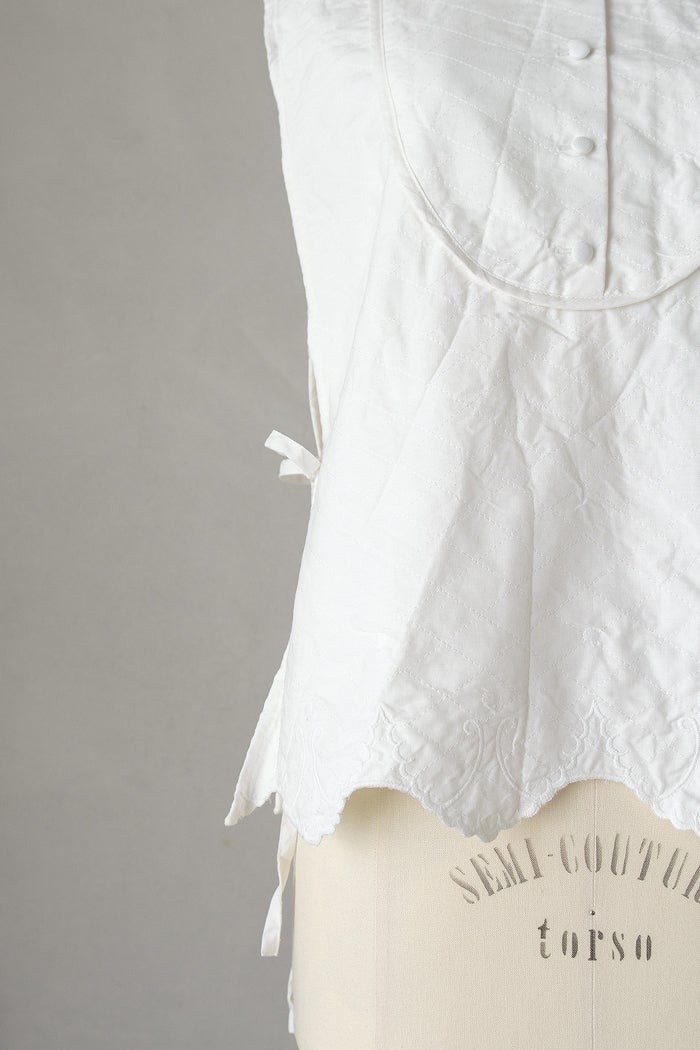 Gauze# ガーゼ アンティークスカラップレース キルトジレ(26SS) | T.T.