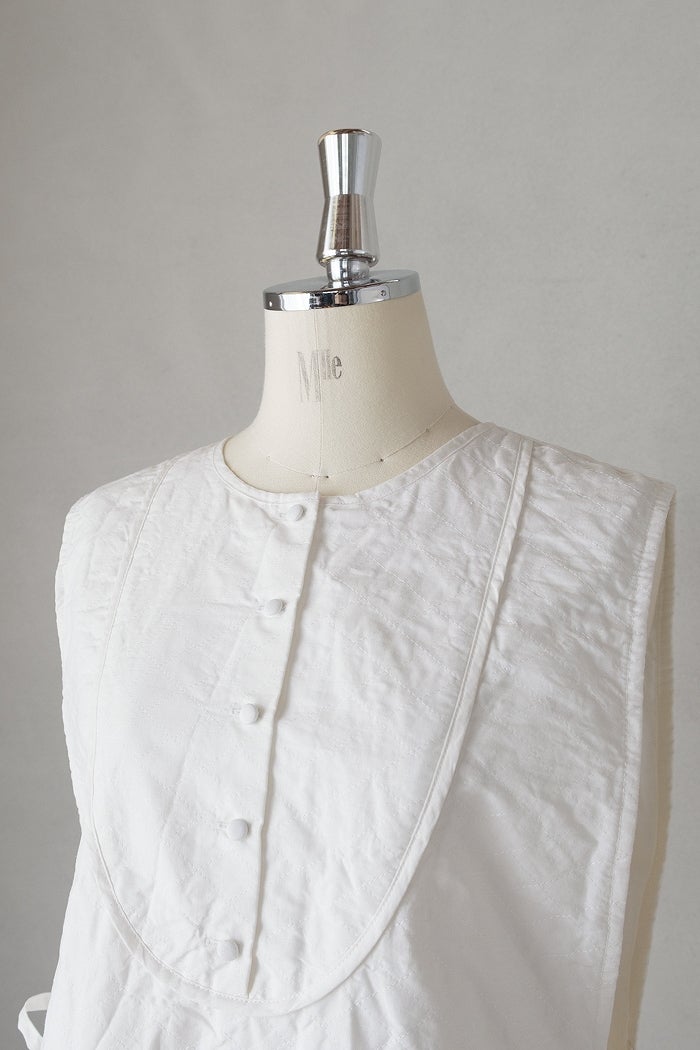 Gauze# ガーゼ アンティークスカラップレース キルトジレ(26SS) | T.T.