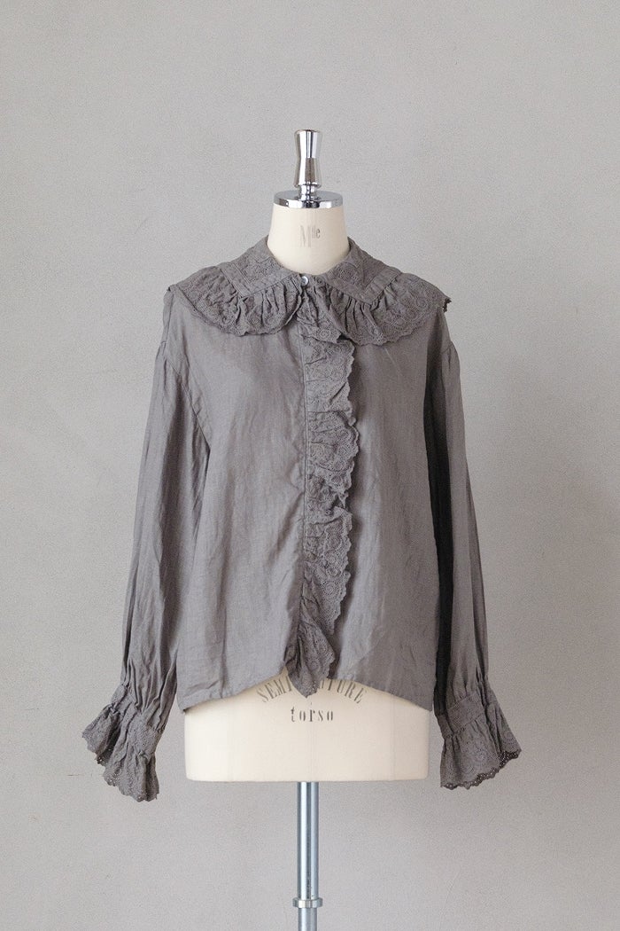 Gauze# ガーゼ ameri アンティーク フリルブラウス(26SS) | T.T. GARRET