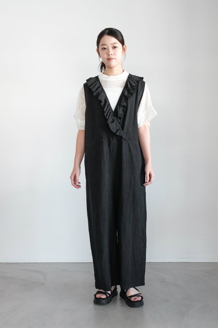 新品タグ付きGauze♯ameriフリルサロペット黒オールインワンリネン Gauze# ガーゼ ameri フリルサロペット(26SS) | T.T. GARRET