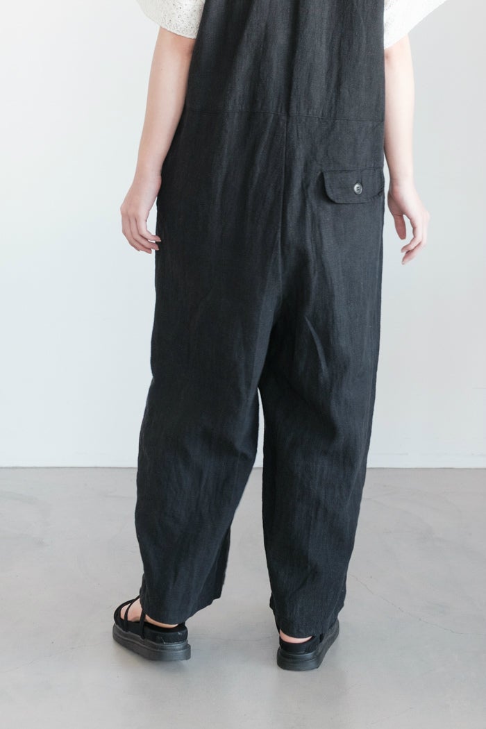 新品タグ付きGauze♯ameriフリルサロペット黒オールインワンリネン Gauze# アメリ フリルサロペット ｜くらすこと公式オンラインストア
