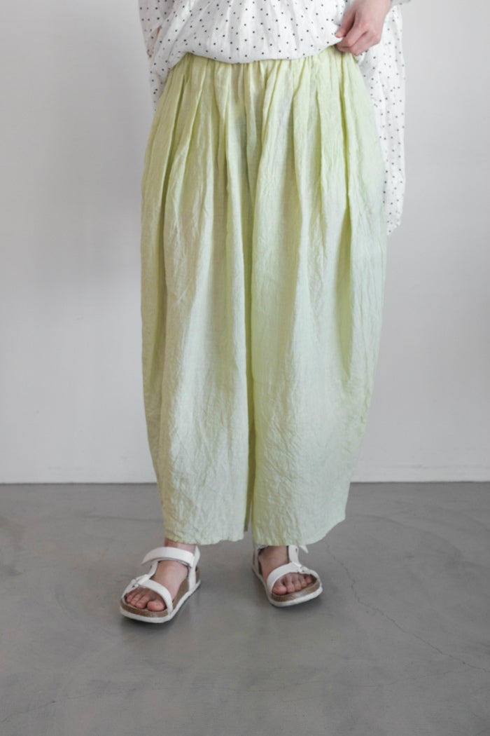 ROBE de PEAU ローブデポー リネンカミーユ タックパンツ(26SS) | T.T.