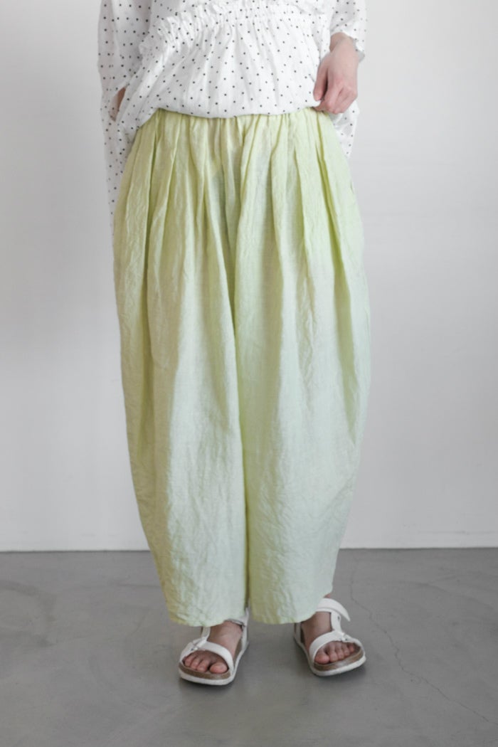 ROBE de PEAU ローブデポー リネンカミーユ タックパンツ(26SS) | T.T.