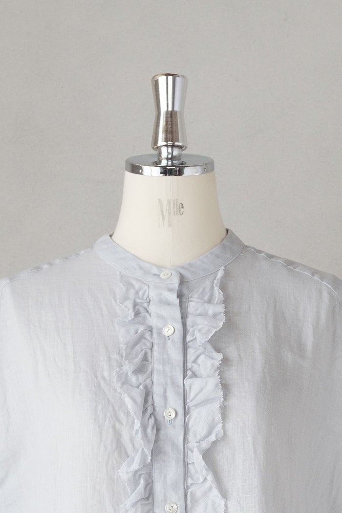 ROBE de PEAU ローブデポー リネンフリルノースリーブブラウス(26SS 