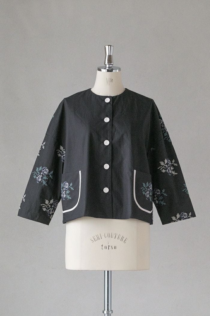 MAGALI スラブコットンリネン・タックジャケット ブラック MAGALI マガリ スラブコットンリネン・タックジャケット(24AW) | T.T.