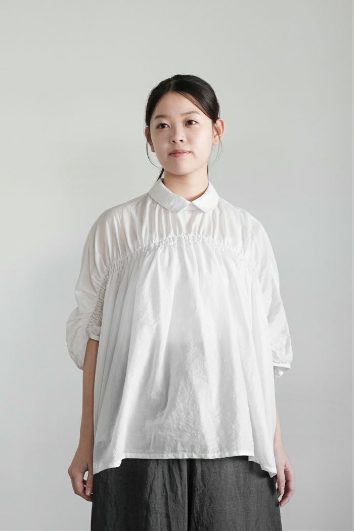 kijinokanosei キジノカノウセイ shirring blouse-hakka-(26SS) | T.T.