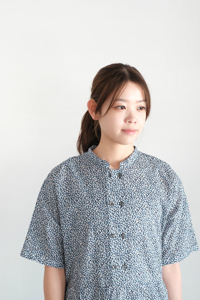 PAR ICI パーリッシィ 小花ダブル釦スタンドワンピース(26SS) | T.T.