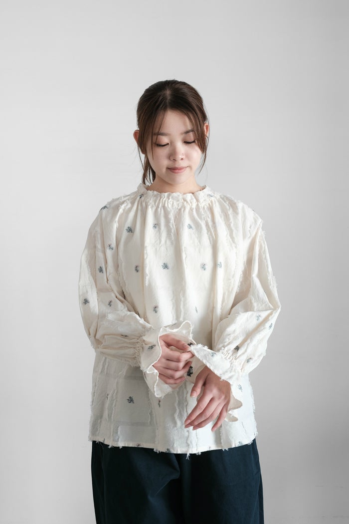 qiri キリ fleurs'lace jacquard gather blouse(26SS) | T.T. GARRET