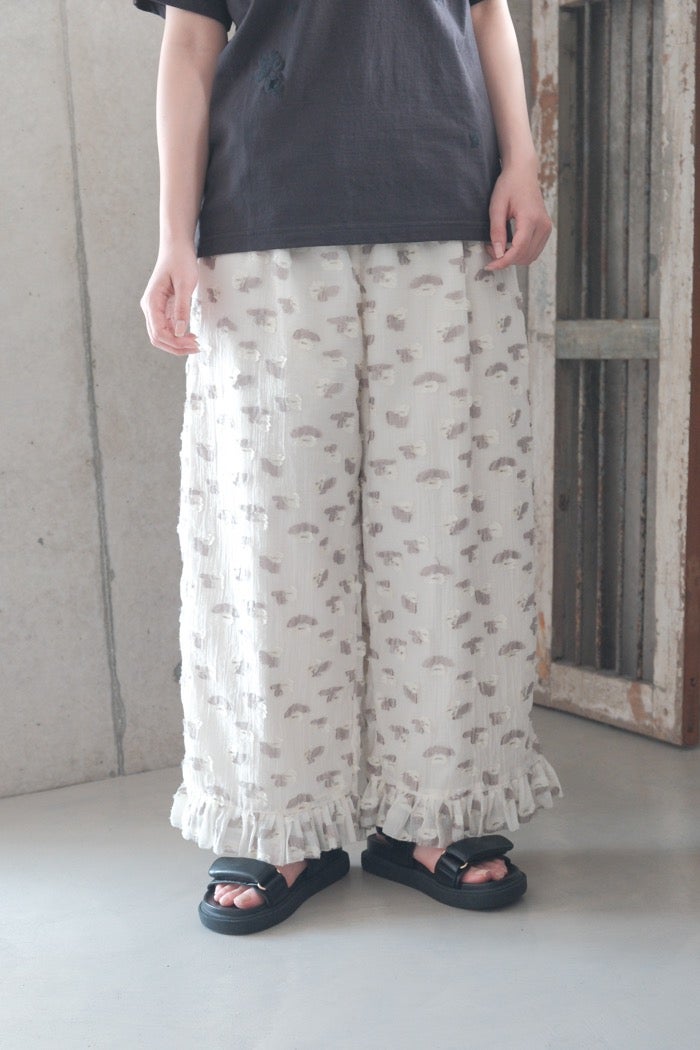 タグ付き新品★ qiri flower tale pants アイボリー qiri キリ plie flower jacquard frill pants(26SS/NEW) | T.T. GARRET