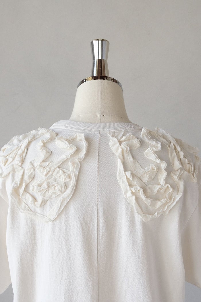 qiri キリ ribbon collar embroidery Tee(26SS) | T.T. GARRET