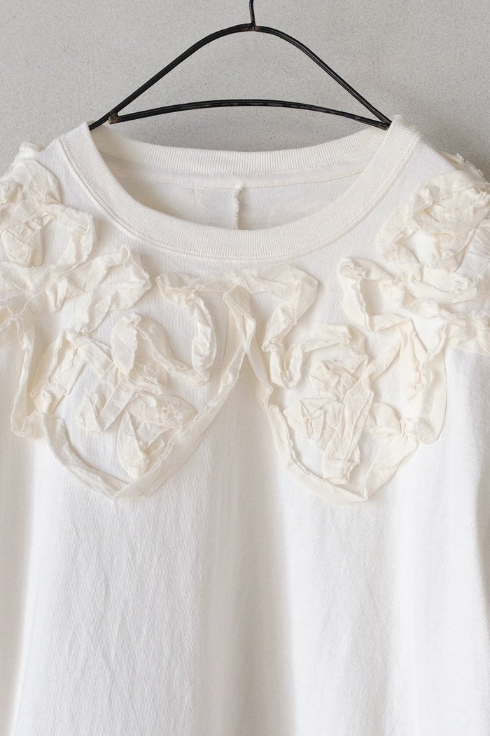 qiri キリ ribbon collar embroidery Tee(26SS) | T.T. GARRET