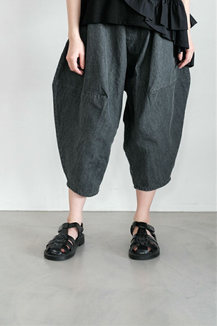 nunuforme ヌヌフォルム ブラックデニムポインテッドパンツ(25AW