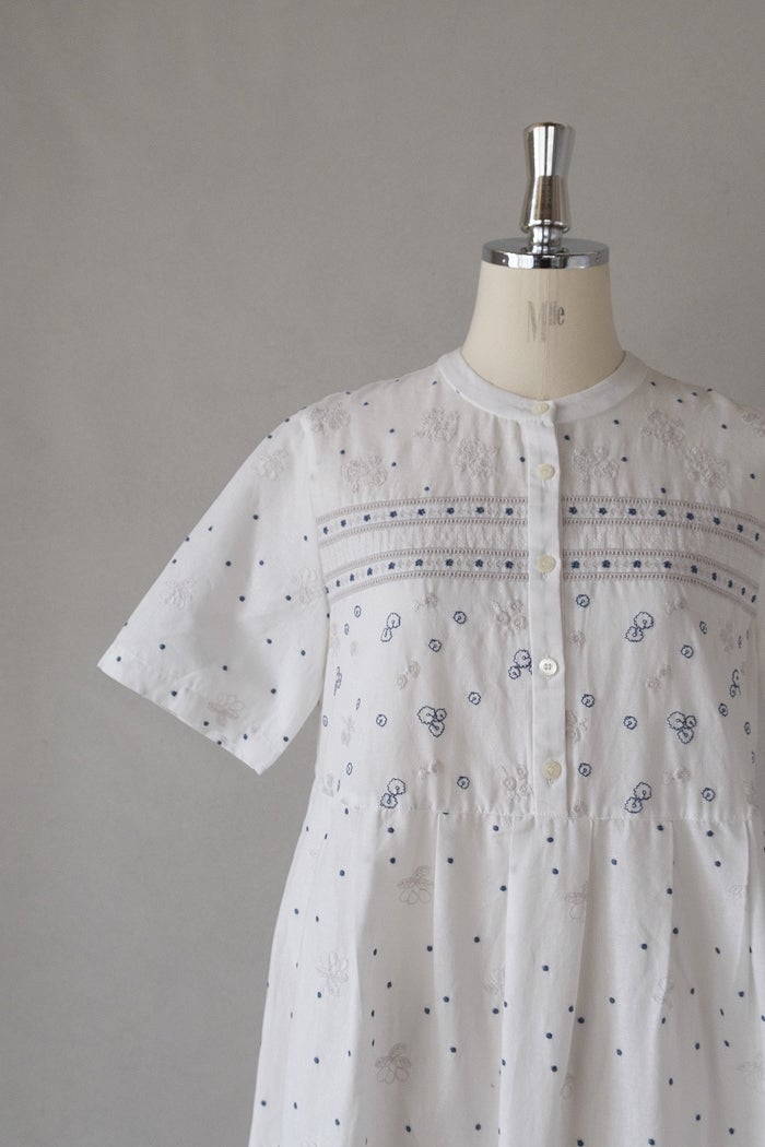 bulle de savon ビュルデサボン びわ刺繍ワンピース(26SS) | T.T. GARRET