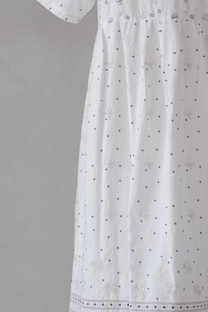 bulle de savon ビュルデサボン びわ刺繍ワンピース(26SS) | T.T. GARRET