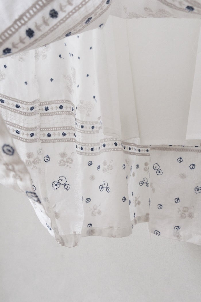 bulle de savon ビュルデサボン びわ刺繍ワンピース(26SS) | T.T. GARRET