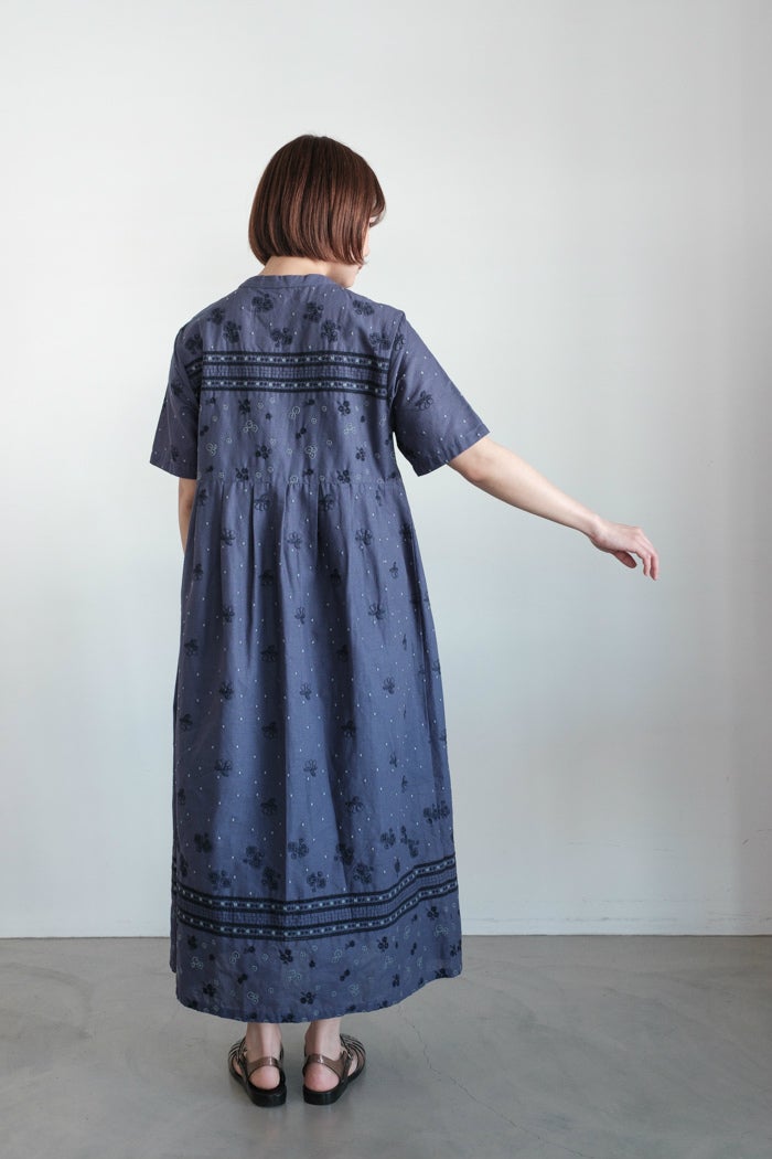 bulle de savon ビュルデサボン びわ刺繍ワンピース(26SS) | T.T. GARRET