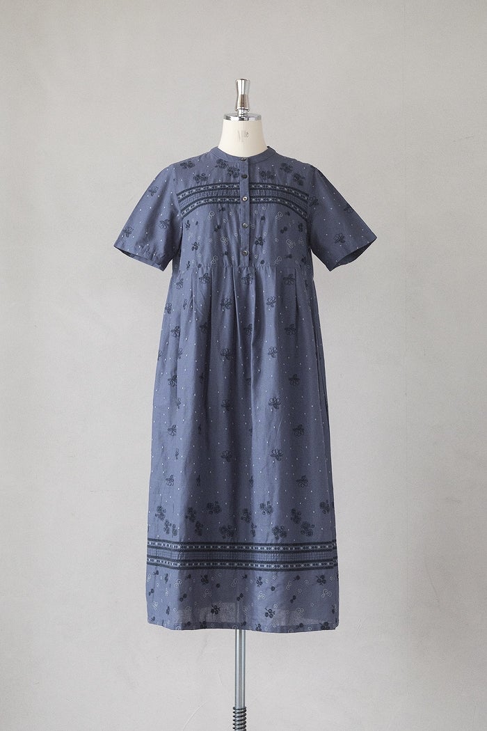 bulle de savon ビュルデサボン びわ刺繍ワンピース(24AW) | T.T. GARRET