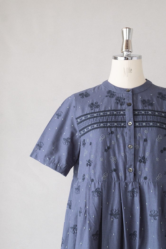 bulle de savon ビュルデサボン びわ刺繍ワンピース(24AW) | T.T. GARRET