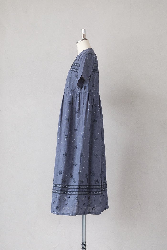 bulle de savon ビュルデサボン びわ刺繍ワンピース(26SS) | T.T. GARRET