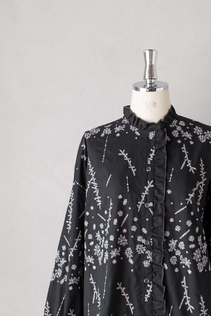 marble SUD マーブルシュッド EMB 氷花 フリルブラウス(26AW) | T.T.