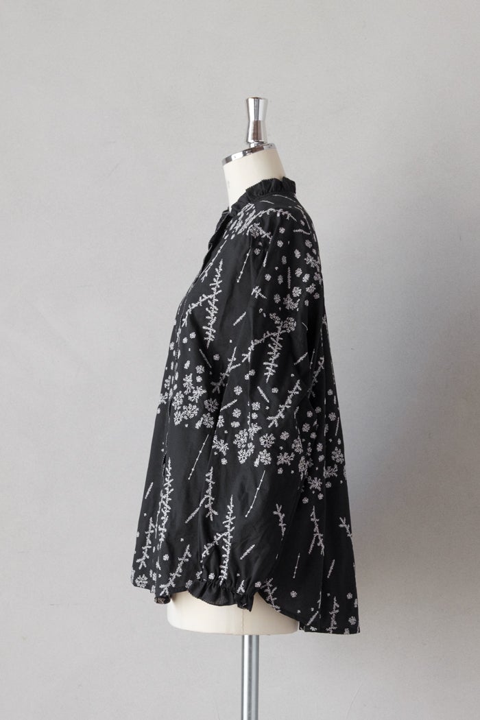 marble SUD マーブルシュッド EMB 氷花 フリルブラウス(26AW) | T.T.