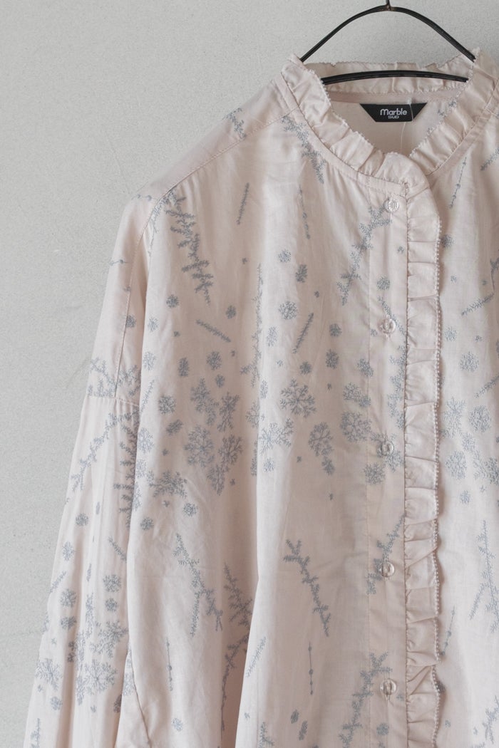 marble SUD マーブルシュッド EMB 氷花 フリルブラウス(26AW) | T.T.