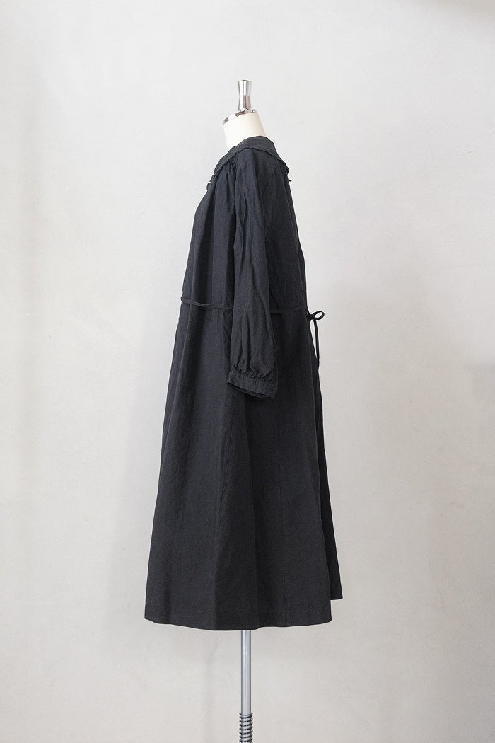 gasa* オールインワン ブラック アンティークレース ガサ GASA* ガサ 乾いた庭 レースカラーワンピース(26AW) | T.T. GARRET