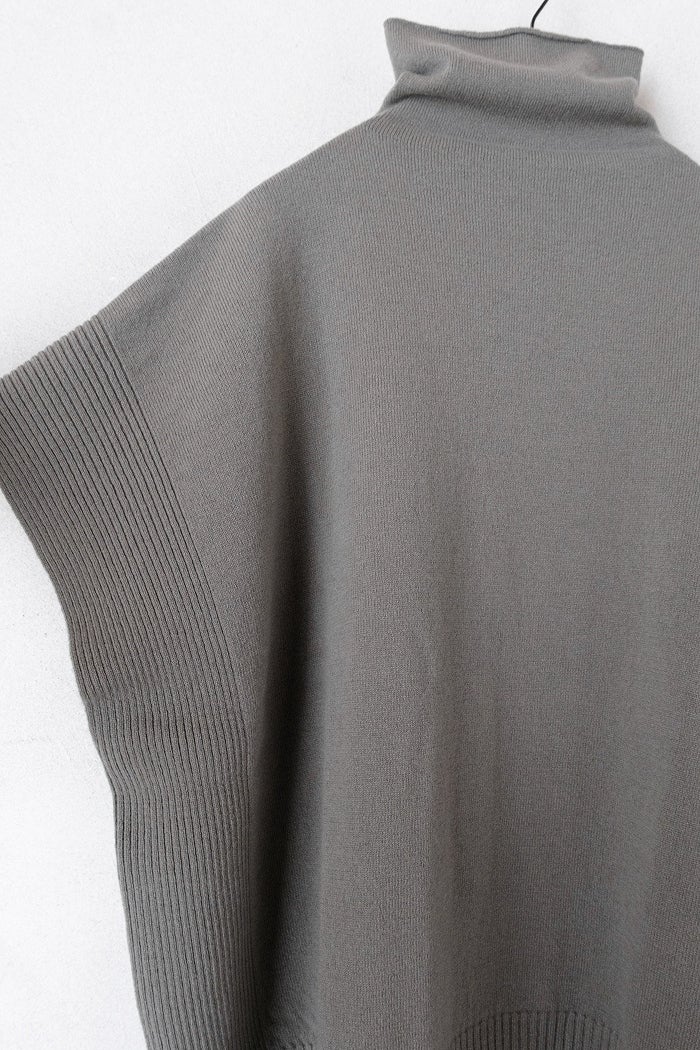 evam eva エヴァムエヴァ wool poncho(26AW) | T.T. GARRET